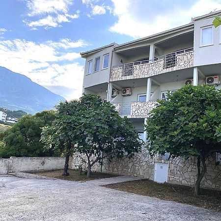 Apartments Vila Kurtagic Dobra Voda Esterno foto