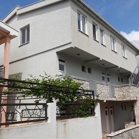 Apartments Vila Kurtagic Dobra Voda Esterno foto