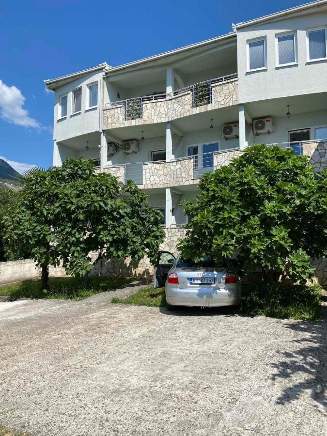 Apartments Vila Kurtagic Dobra Voda Esterno foto