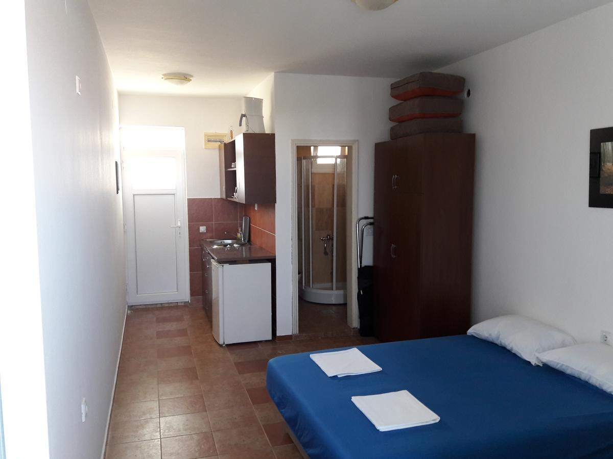 Apartments Vila Kurtagic Dobra Voda Esterno foto