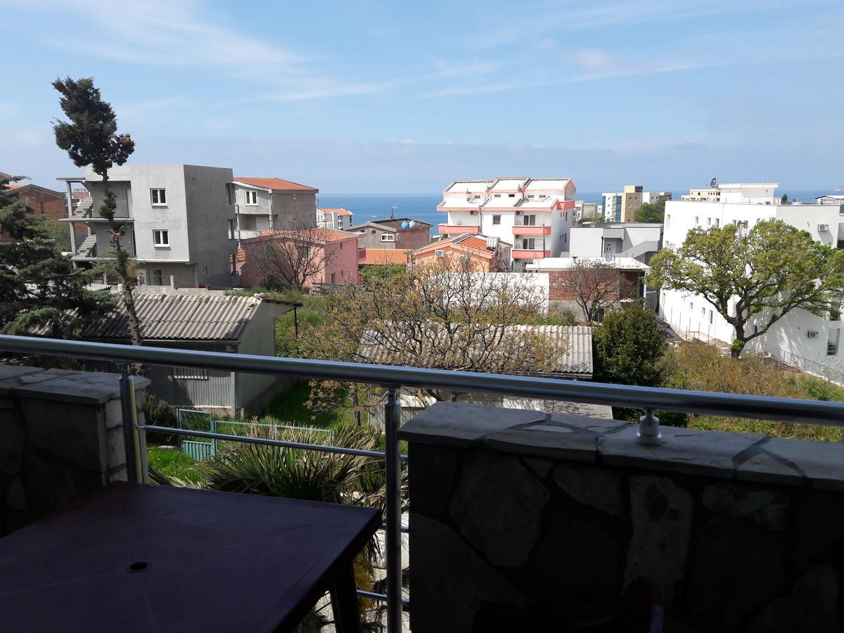 Apartments Vila Kurtagic Dobra Voda Esterno foto